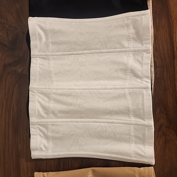 CORSETS SET OF 4 - Picture 4 of 10